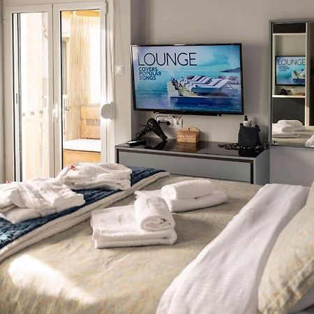 "Elegance" Central Luxury Apartment Пирей Экстерьер фото